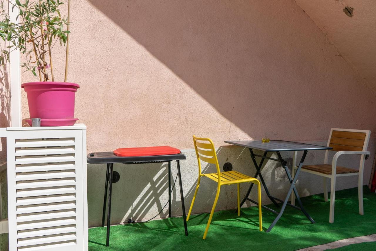 Le Petit Nid Des Chutes Lavies Otel Marsilya Dış mekan fotoğraf